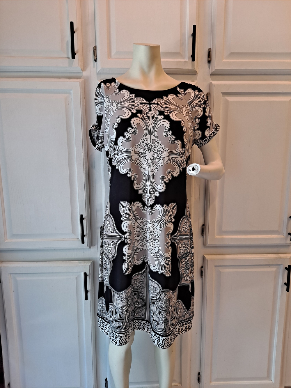 Madison Black Gray White Midi Dress w/Ornate Damask Baroque Print Shift Stretchy